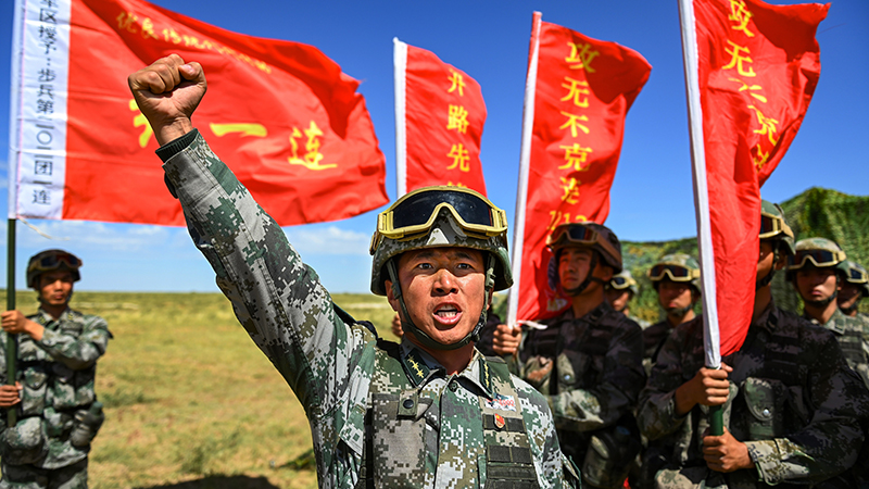 了不起的中國(guó)軍人丨楊德龍：立身為旗，當(dāng)好星火傳承人